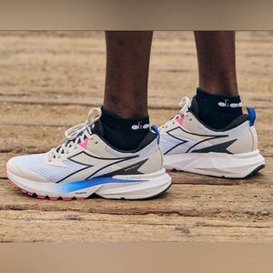 Diadora Mythos BLUSHIELD Vigore 3 - Size: US Men’s 11